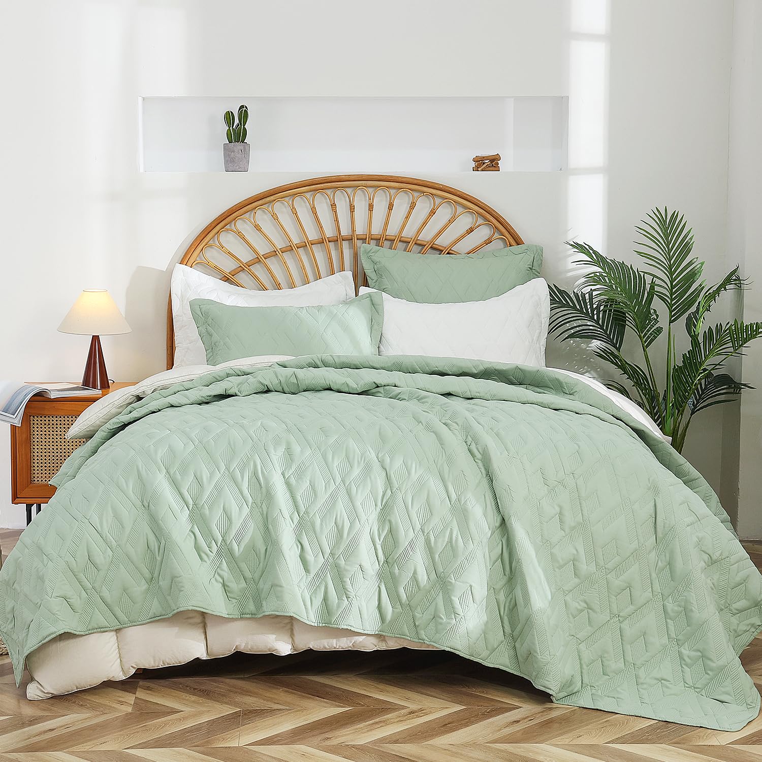 BOV Queen 3-Piece All-Season Quilt Set